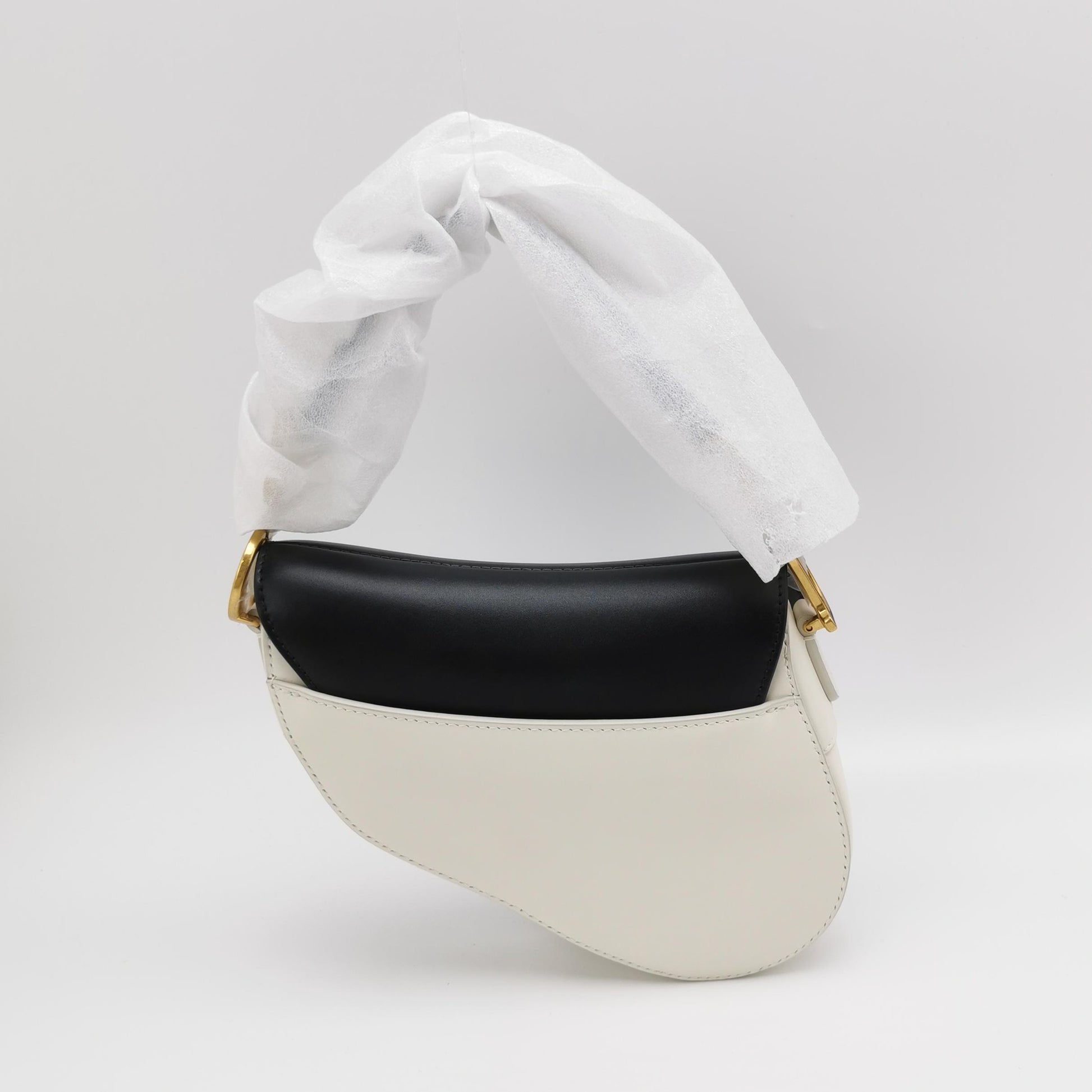 Saddle