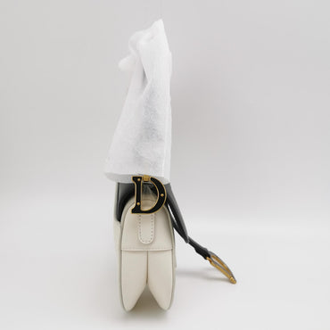 Saddle