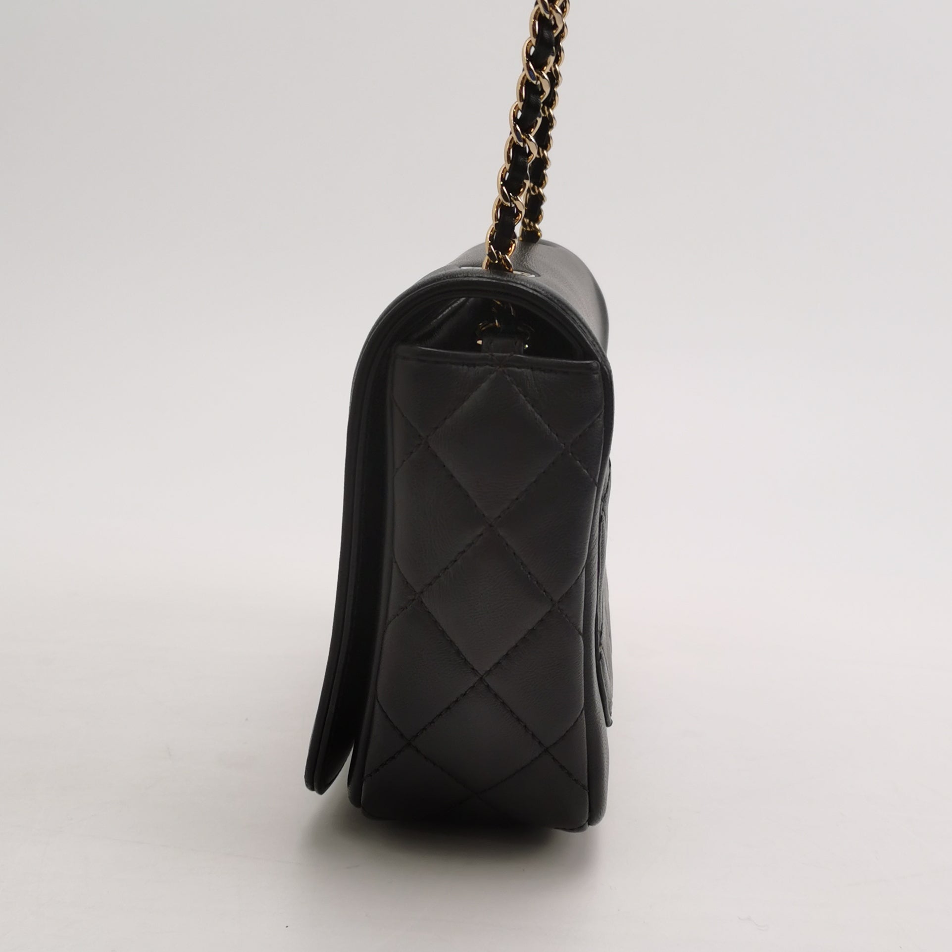 Flap Bag Lambskin CC turn-lock logo