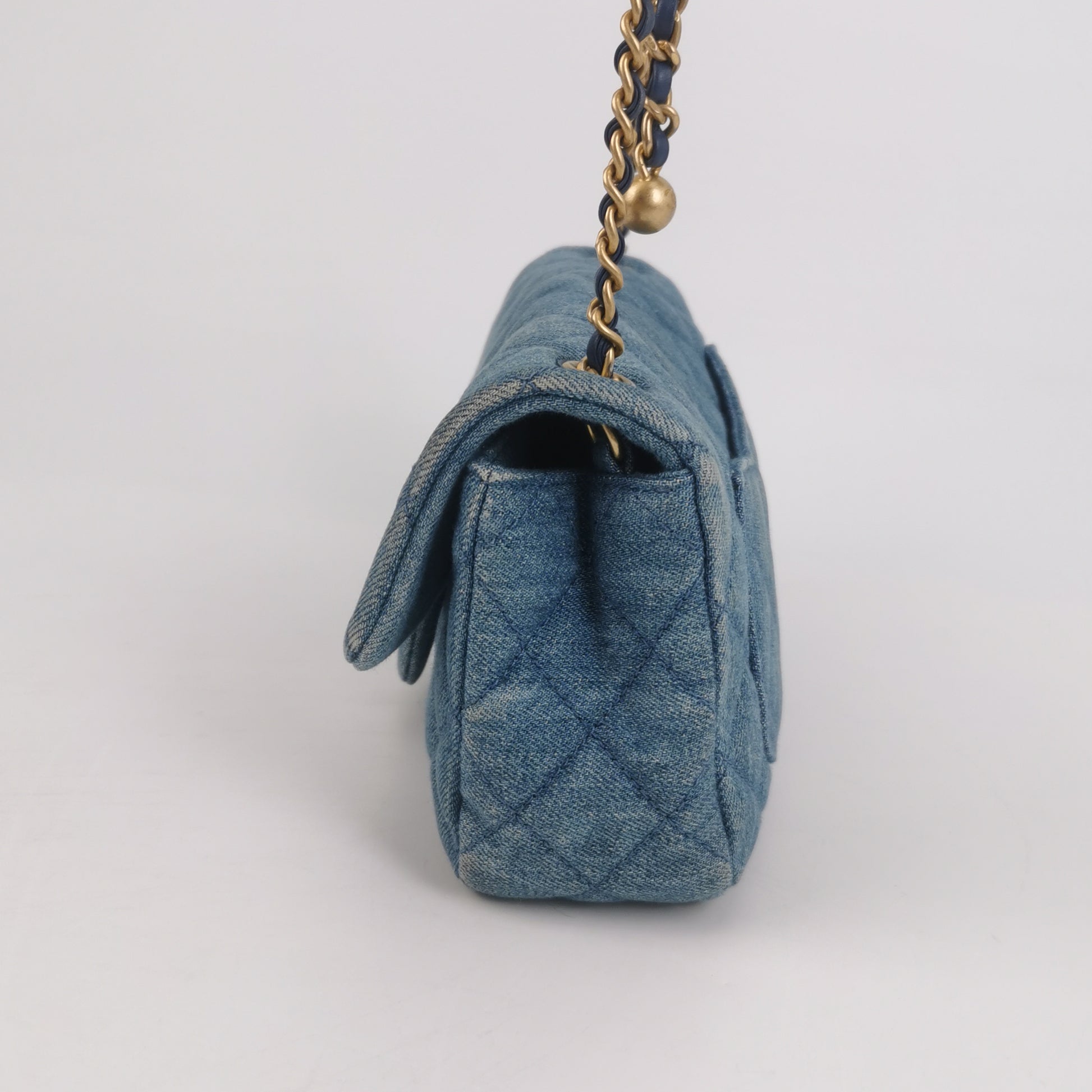 Classic Flap Seasonal limited Edition Mini Denim Denim Gold CC turn-lock