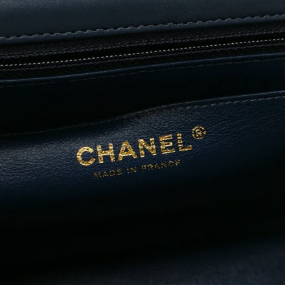 Classic Flap Seasonal limited Edition Medium CC turn-lock