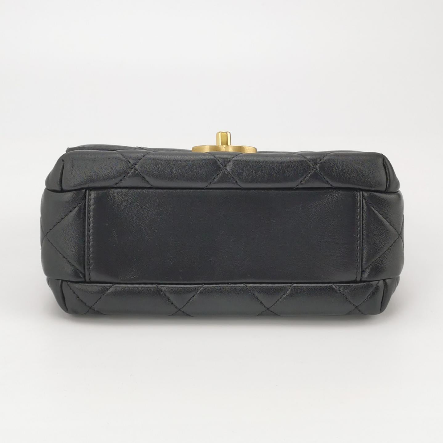 Flap Bag Lambskin CC turn-lock