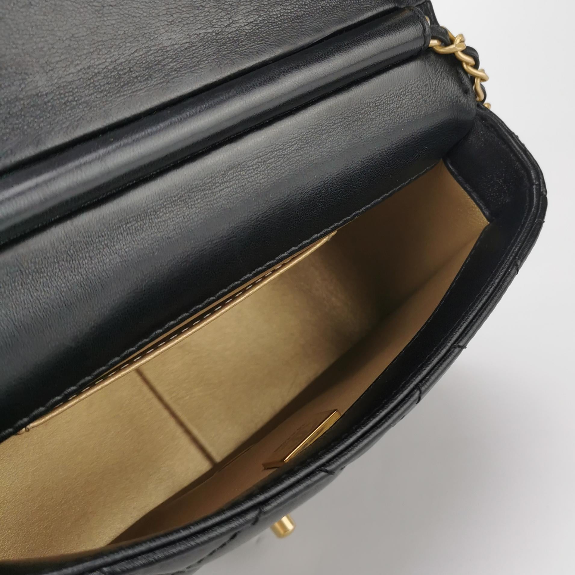 Flap Bag Lambskin CC turn-lock