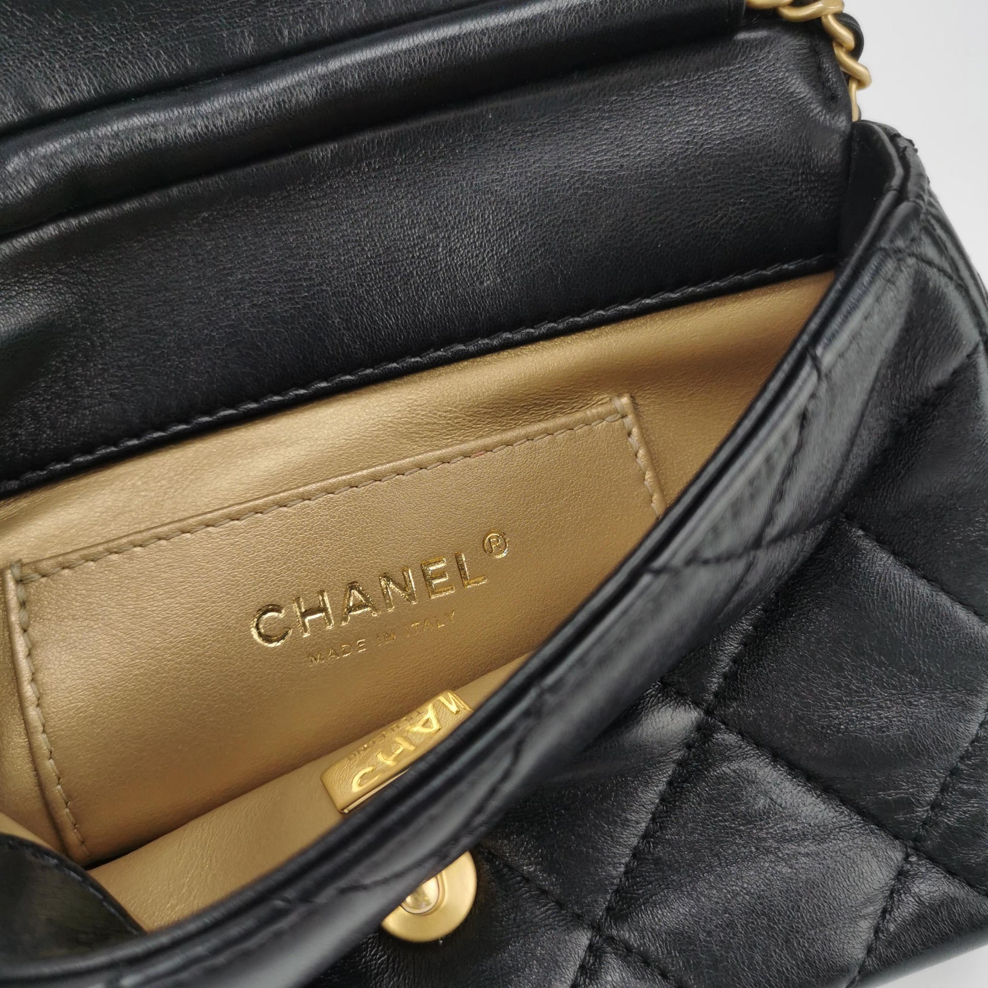 Flap Bag Lambskin CC turn-lock