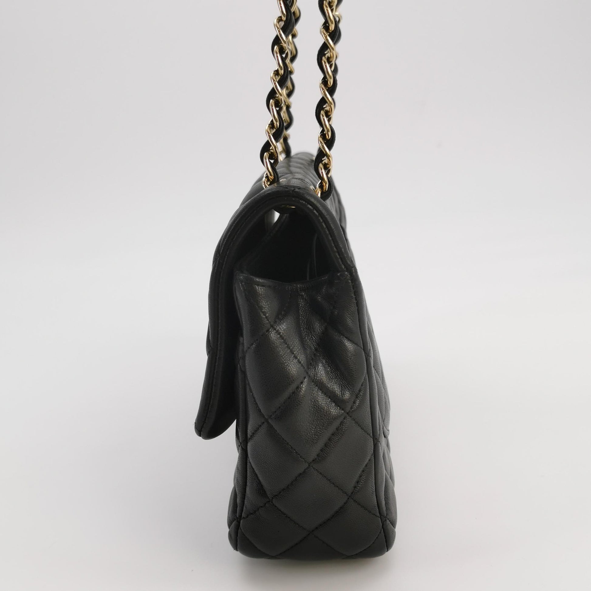 Classic Flap Seasonal limited Edition Medium Lambskin Logo CC turn-lock