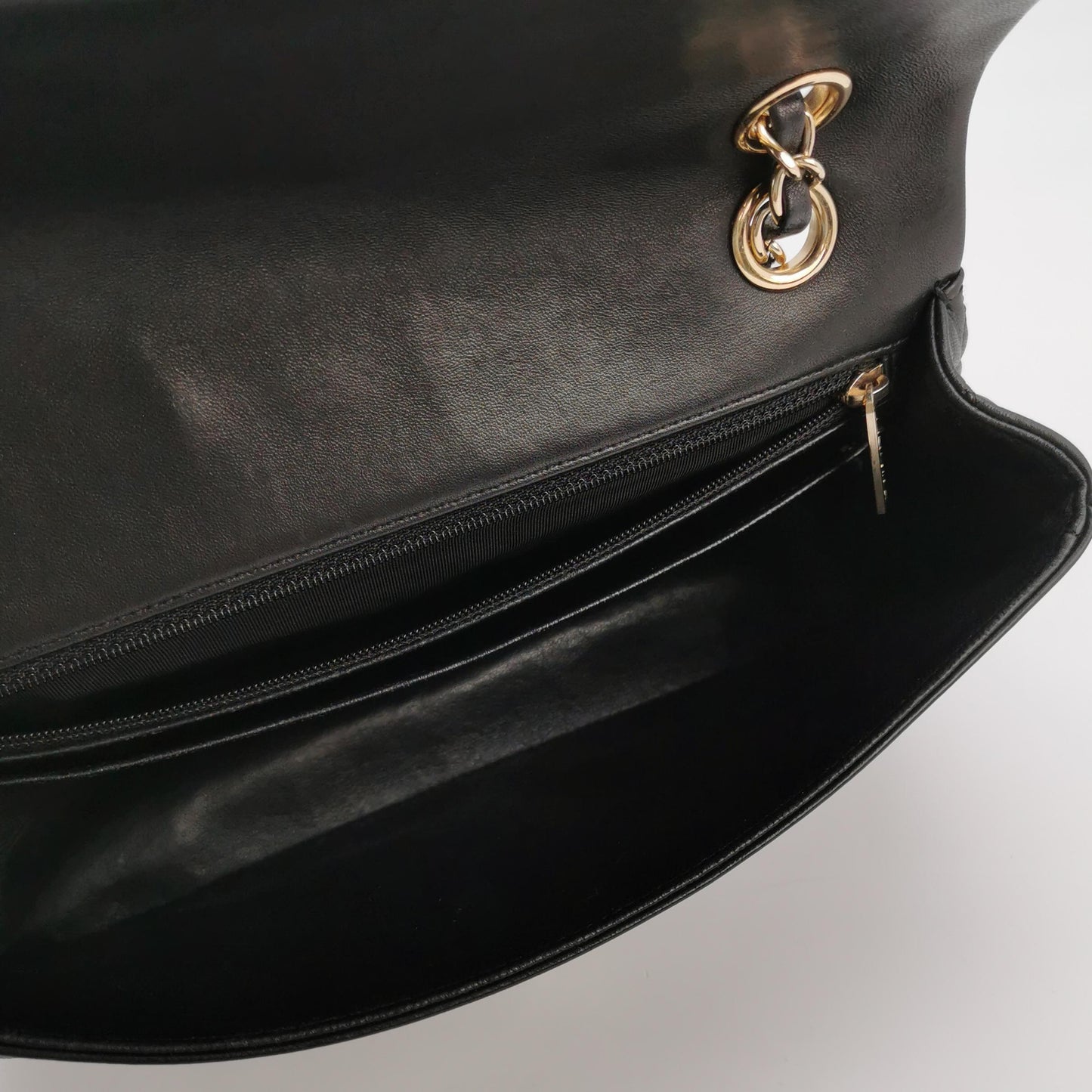 Classic Flap Seasonal limited Edition Medium Lambskin Logo CC turn-lock