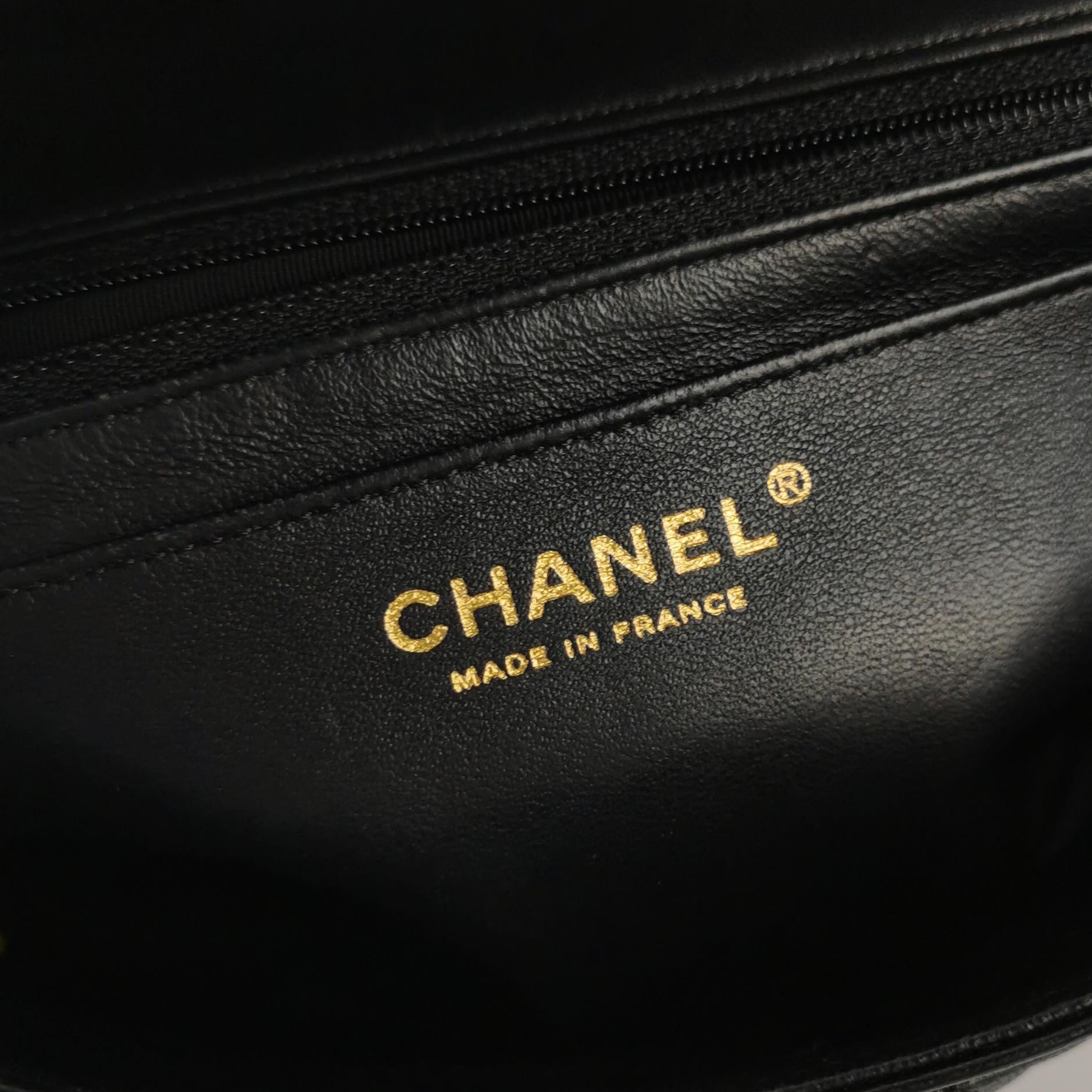 Classic Flap Seasonal limited Edition Medium Lambskin Logo CC turn-lock