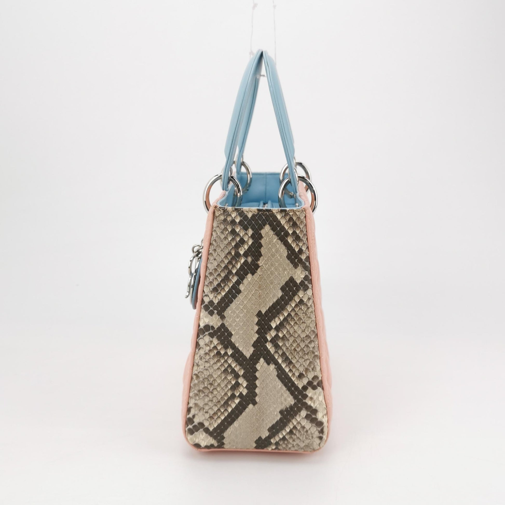 Lady Dior Medium Lambskin quilted Logo