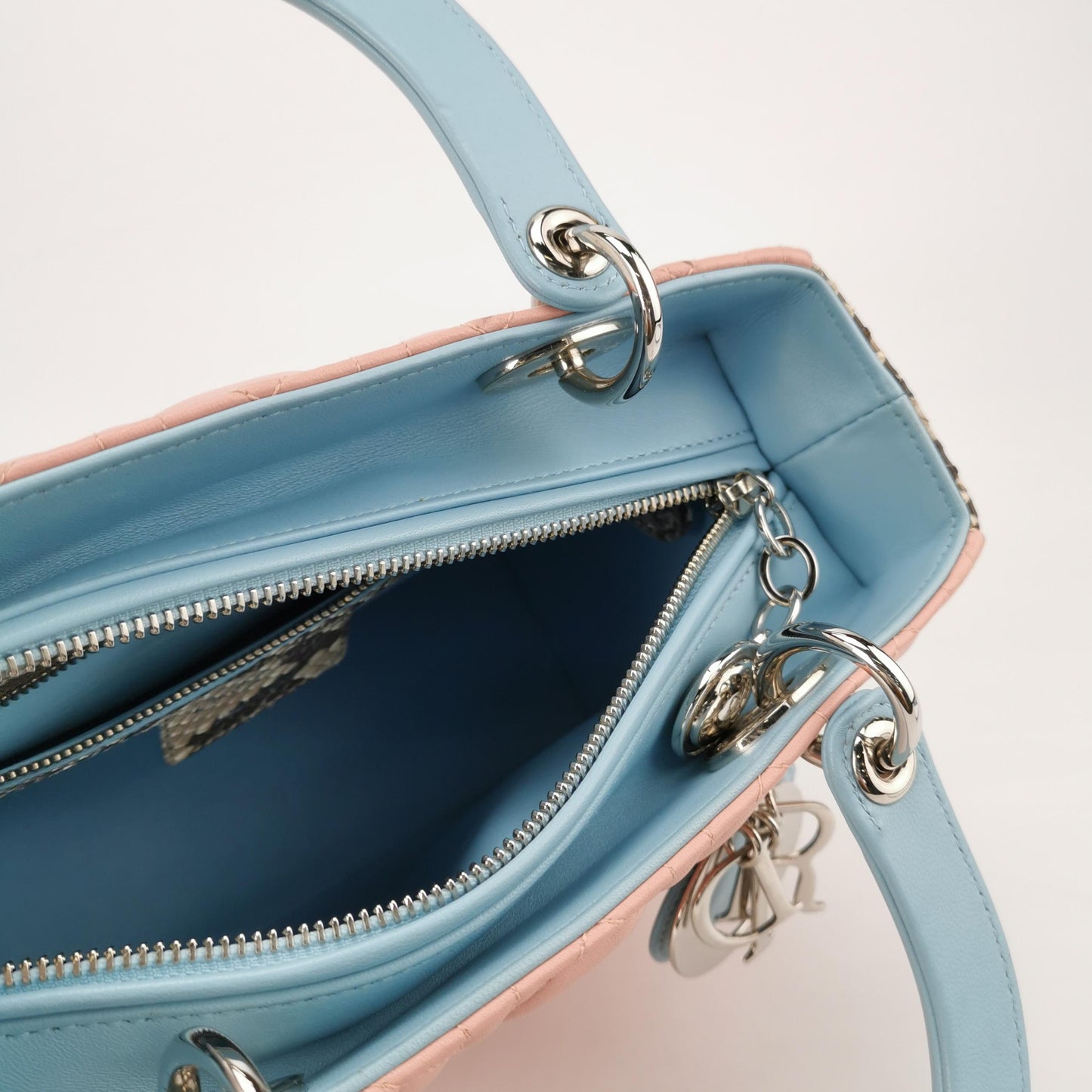 Lady Dior Medium Lambskin quilted Logo