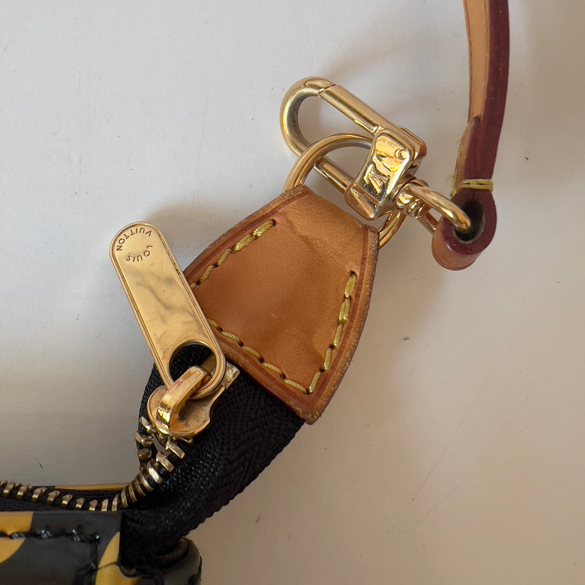 B Louis Vuitton Yayoi Kusama Dot Infinity Pochette