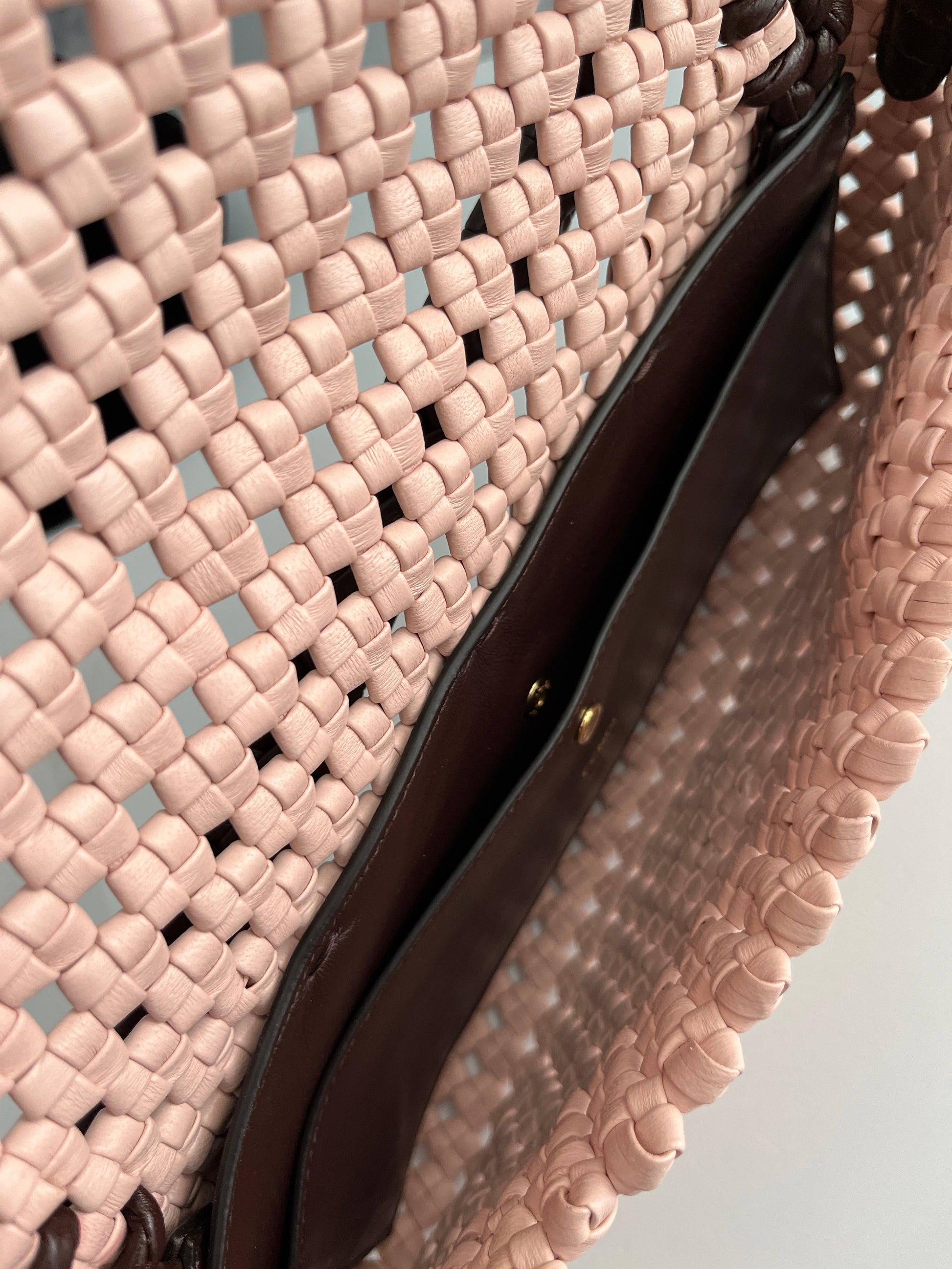 Fendi Baguette pink Leather Interlace shoulder bag
