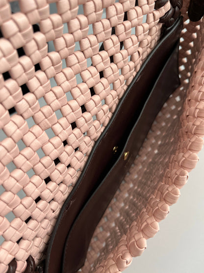 Fendi Baguette pink Leather Interlace shoulder bag