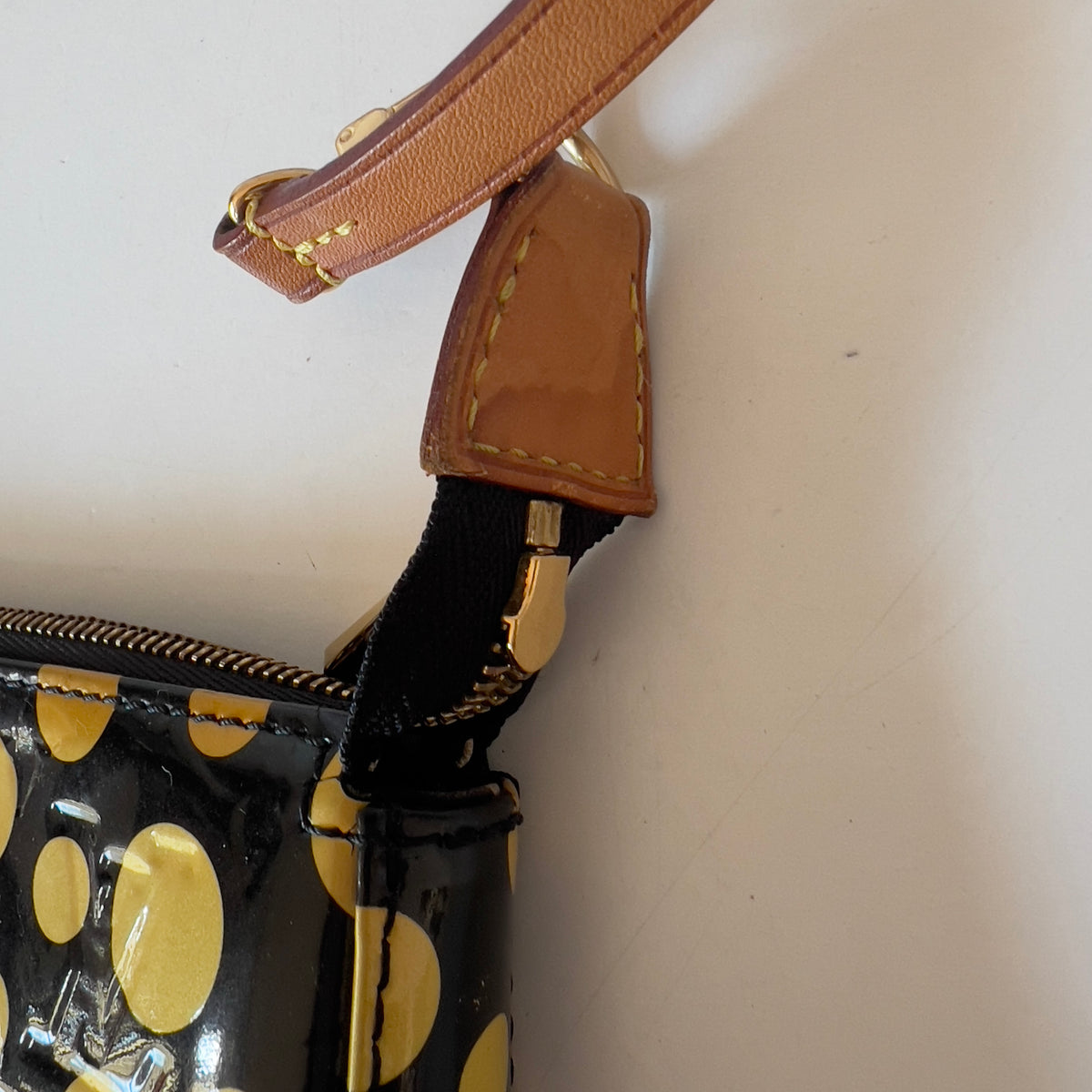 B Louis Vuitton Yayoi Kusama Dot Infinity Pochette