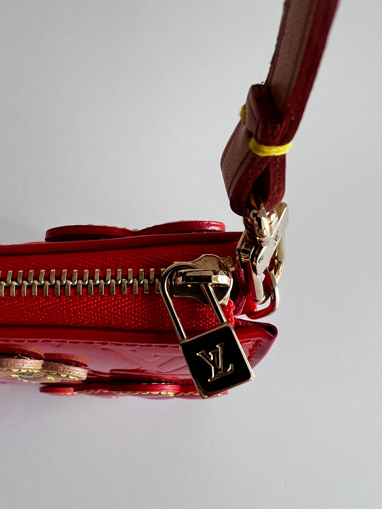 NWOT！Louis Vuitton Orange Sunset Monogram Vernis Lexington Fleurs Pochette Bag